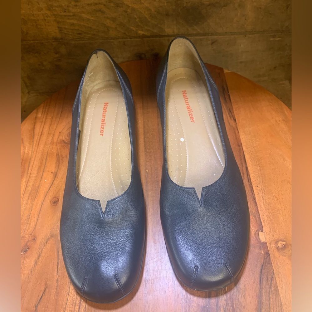 COPY - Womens Naturalizer flats.  Inv 5601B